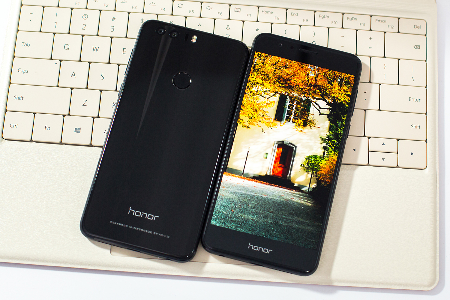 The Honor 8 Is Bringing Black Back_3
