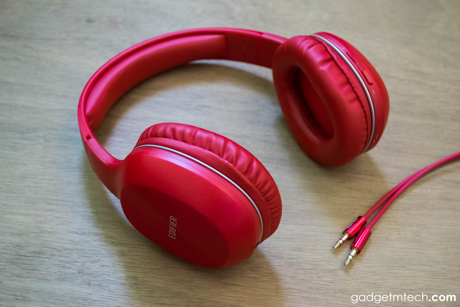 Edifier W800BT Review: Roses Are Red