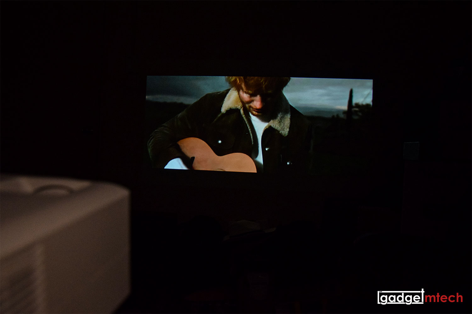 LUMOS AURO Home Cinema Short Throw Projector Review_8