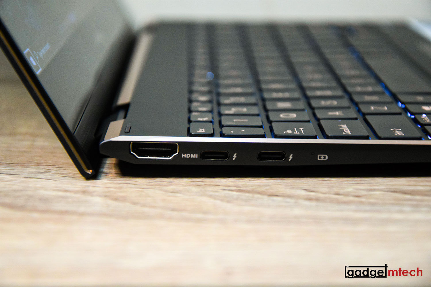 ASUS ZenBook Flip S OLED (UX371) Review_5