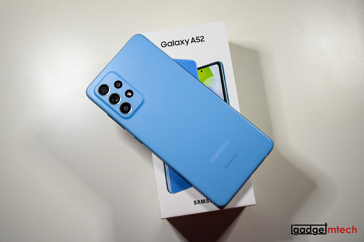 Unboxing & First Impressions: Samsung Galaxy A52