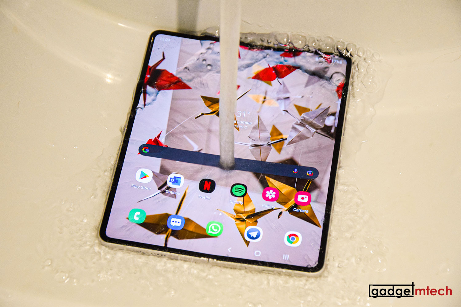 How Samsung Tests The Galaxy Z Fold3 and Z Flip3