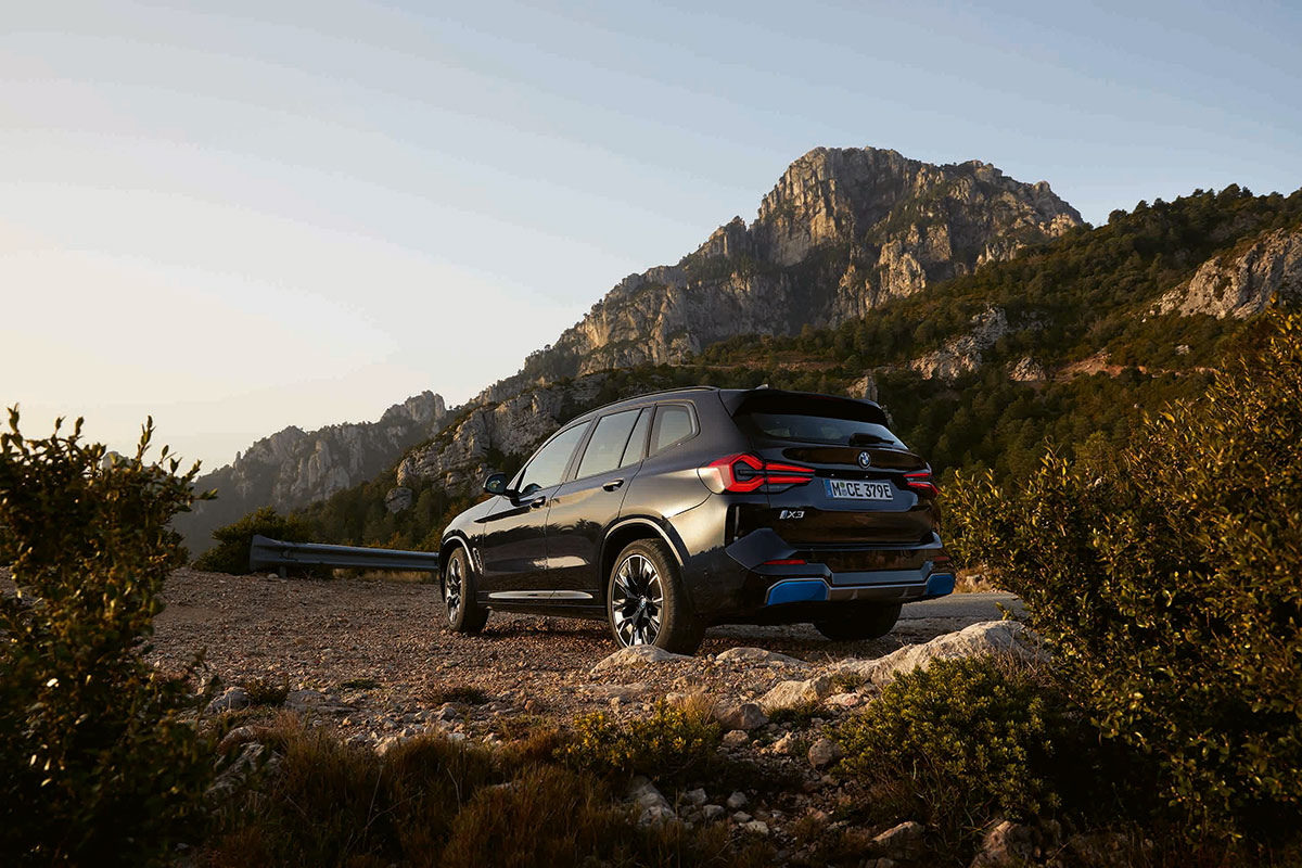 BMW iX3_2