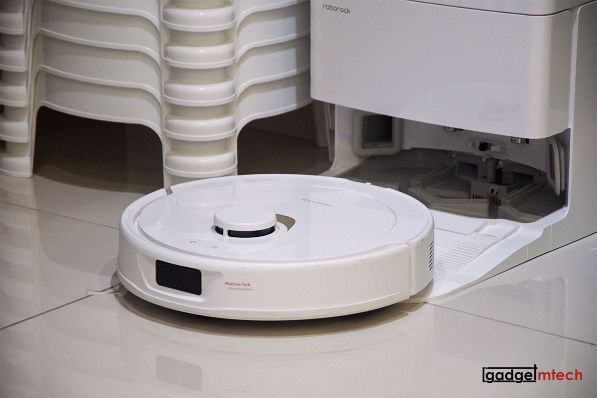 RoboRock Q Revo is the Goldilocks of Robot Vacuums - Potions - For Your  Inner Geek