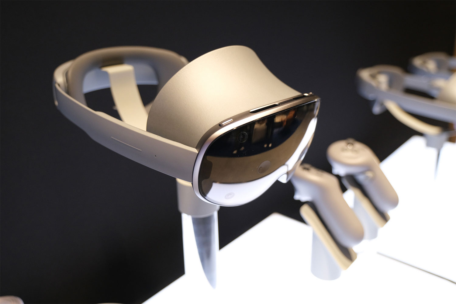 Samsung Galaxy XR Officially Announced — First Mixed Reality Headset with Gemini AI