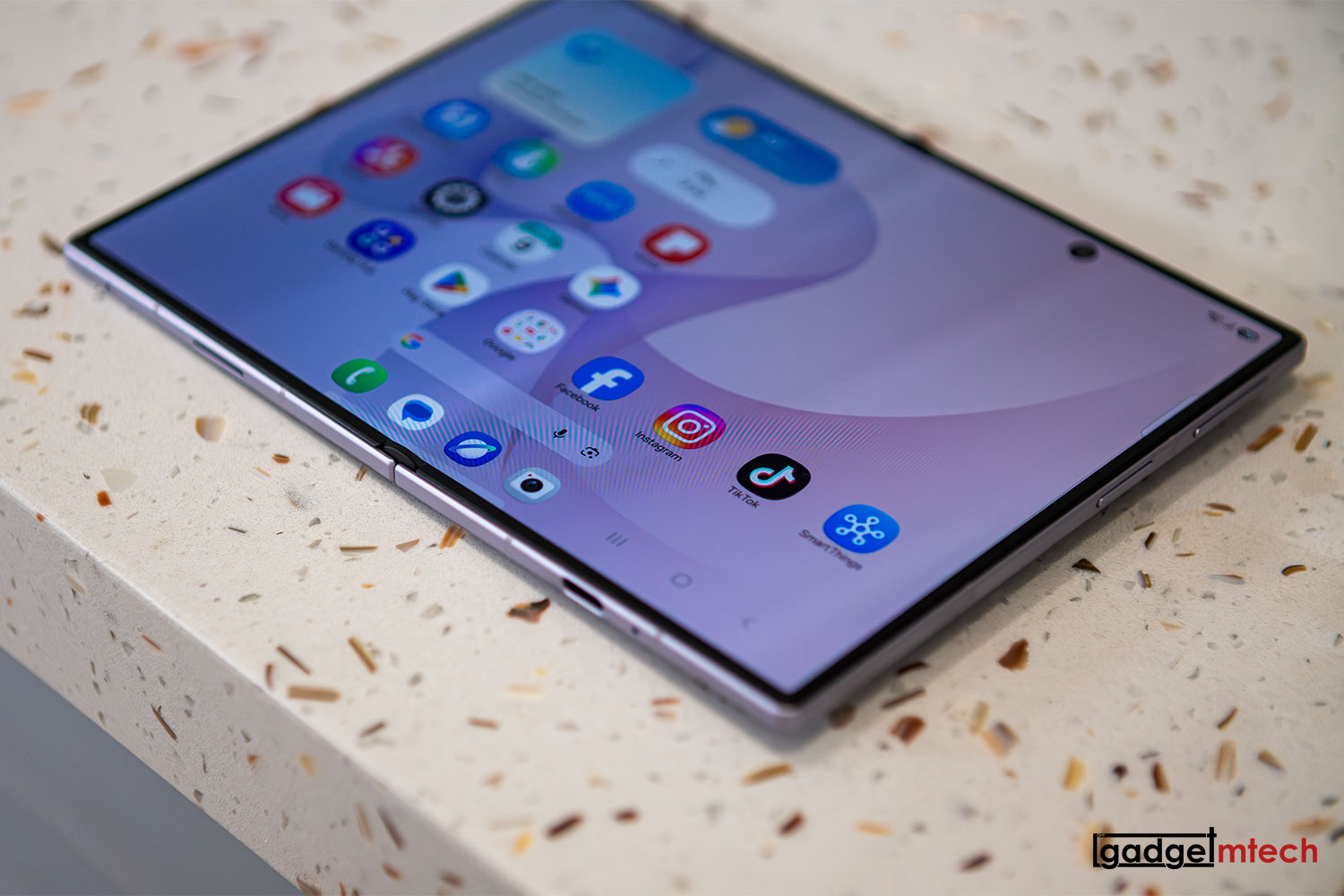 Samsung Galaxy Z Fold8_4