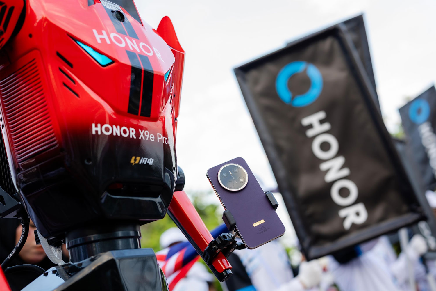 HONOR X9e Pro Merdeka Parade